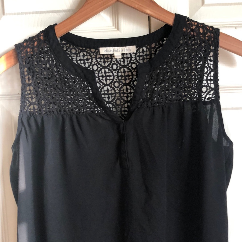 Daniel Rainn Sleeveless Blouse Embroidered Small